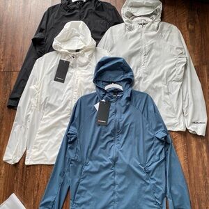 lululemon athletica Men's Windbreaker Jacket - Black, White, Blue
